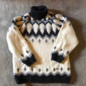 Postcard size medium sweater